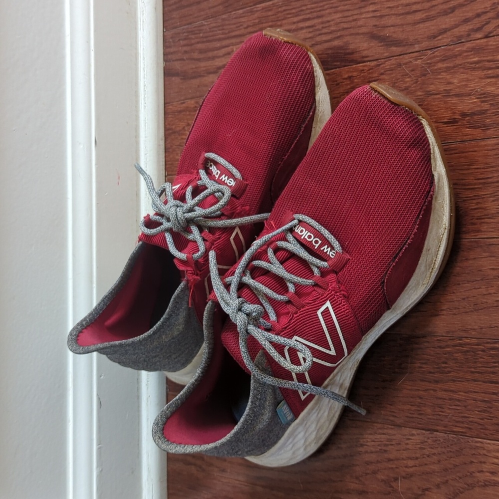 New Balance youth big kids size 6 red/maroon tennis shoes